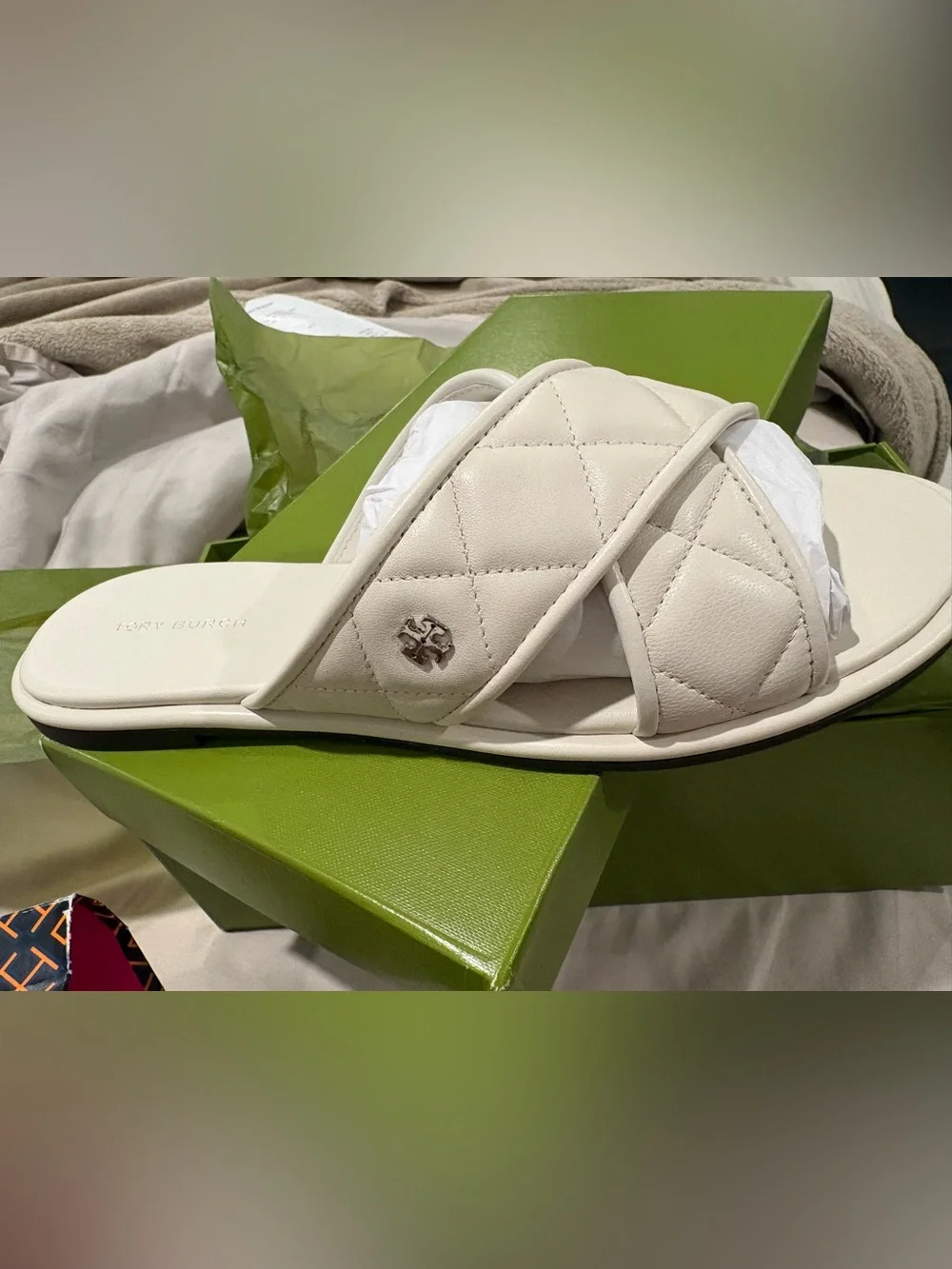 BNIB Tory Burch Willa Criss Cross Cream Quilted Slide Sandals Size 7.5